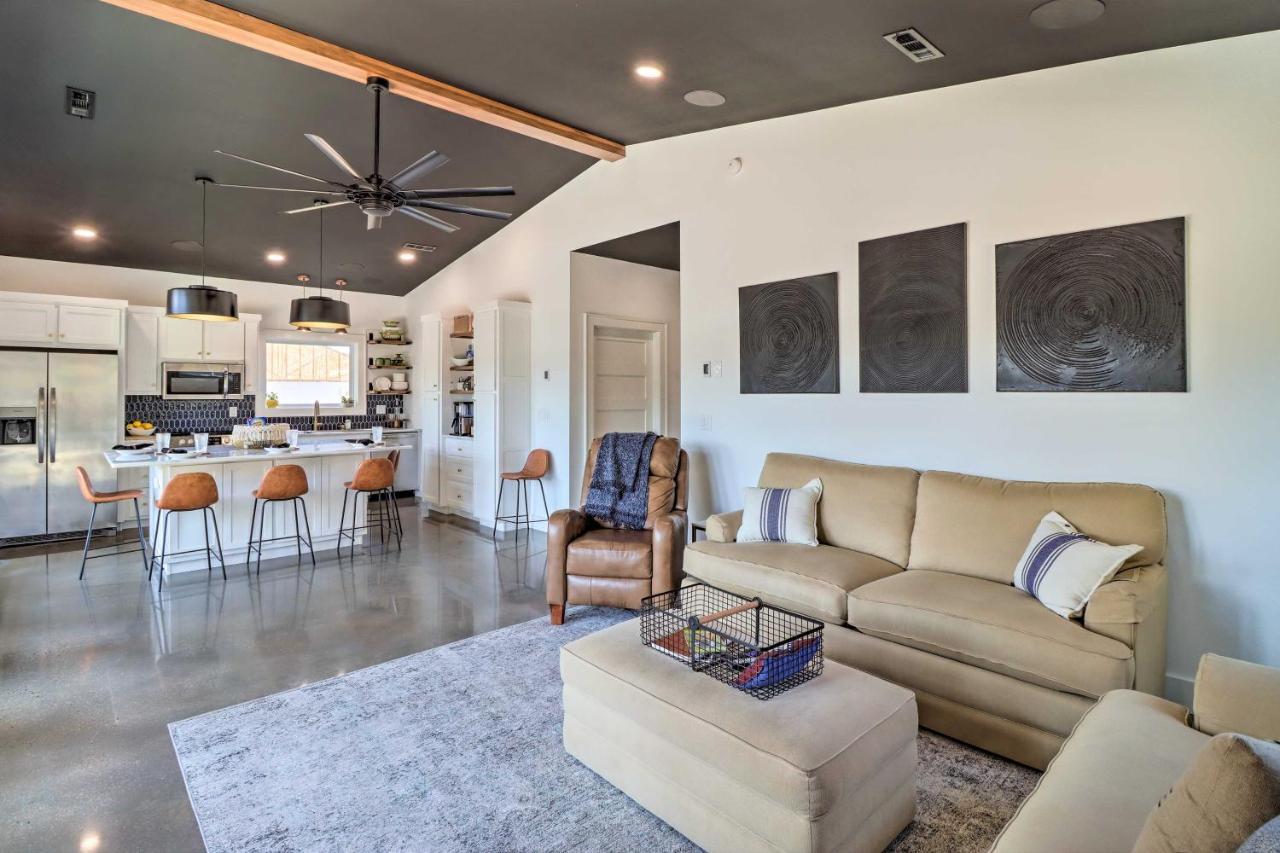 Modern Norfork House With Patio On White River! Bagian luar foto